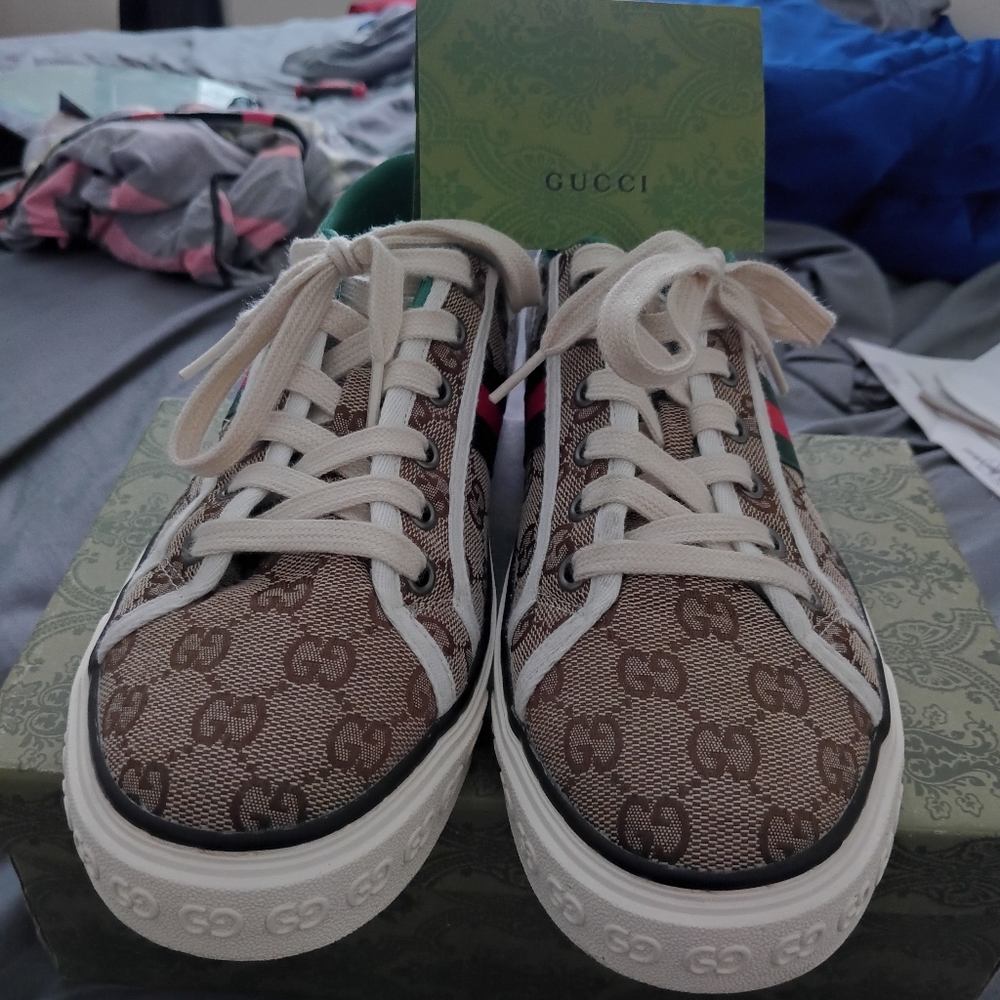 Gucci Shoes - Picture 1 of 7